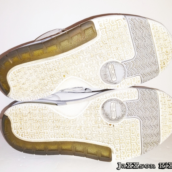 Jordan Ol' School. Size 8.5 - Picture 9 of 9